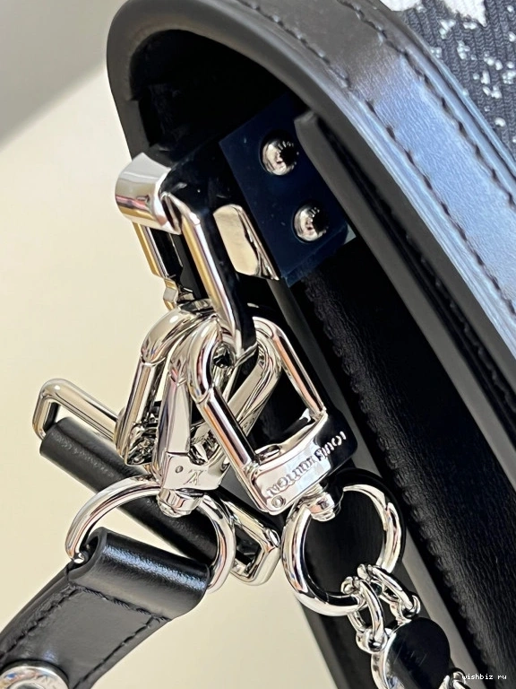 WIS MM DAUPHINE LOUIS VUITTON 1026